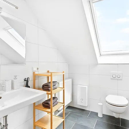 Schoene In Ruhiger Lage In Appartement