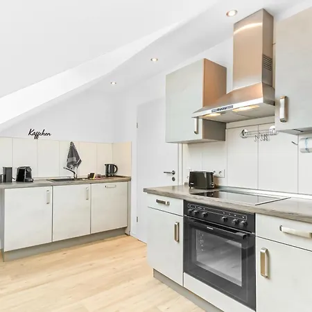 Schoene In Ruhiger Lage In *