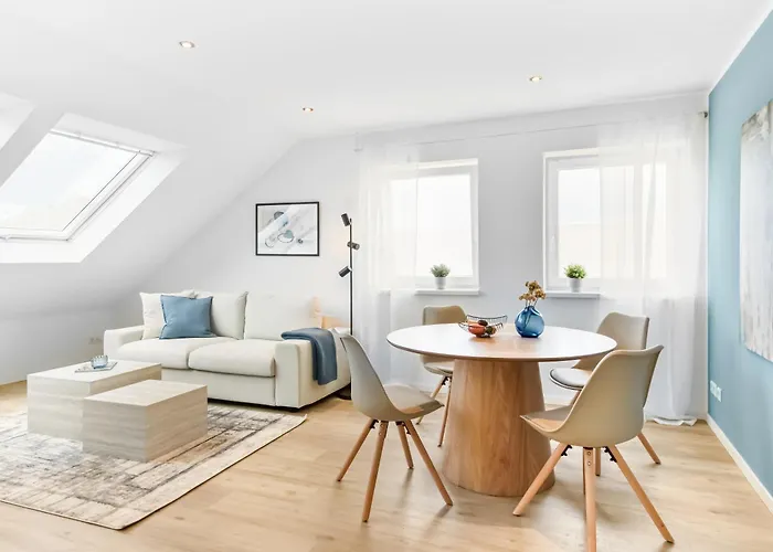 Schoene In Ruhiger Lage In *