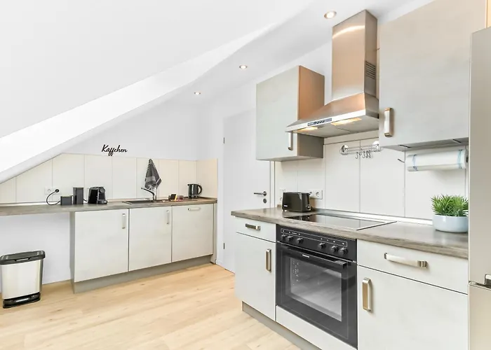 Schoene In Ruhiger Lage In *